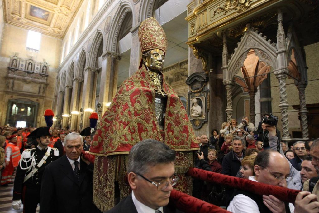 San Gennaro, si ripete il prodigio: Sepe annuncia la liquefazione del sangue